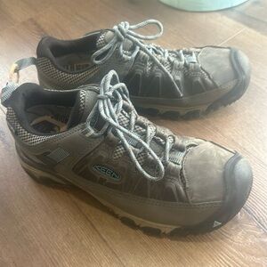 Keen Men's Athletic Shoes in Brown and Black